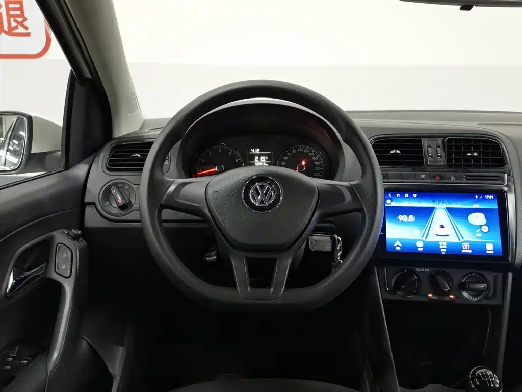 Volkswagen Polo 2018 — фото 11