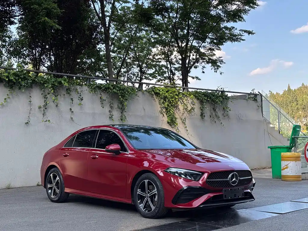 Mercedes-Benz A-Class 2024 — фото 3