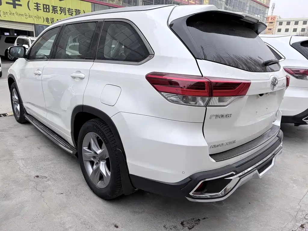 Toyota Highlander 2020 — фото 19