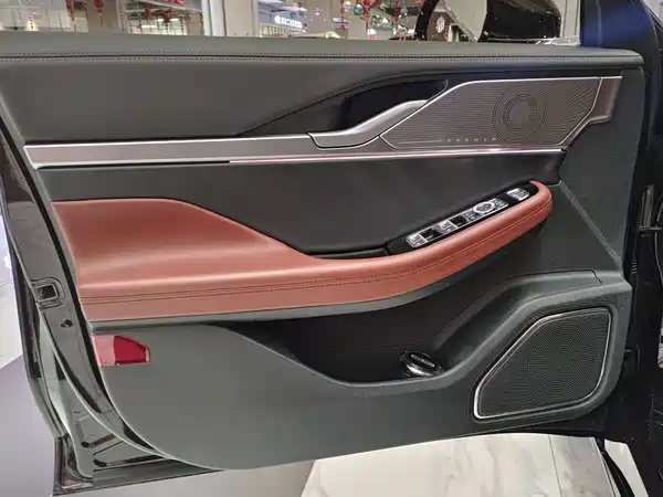 Lincoln Z 2024