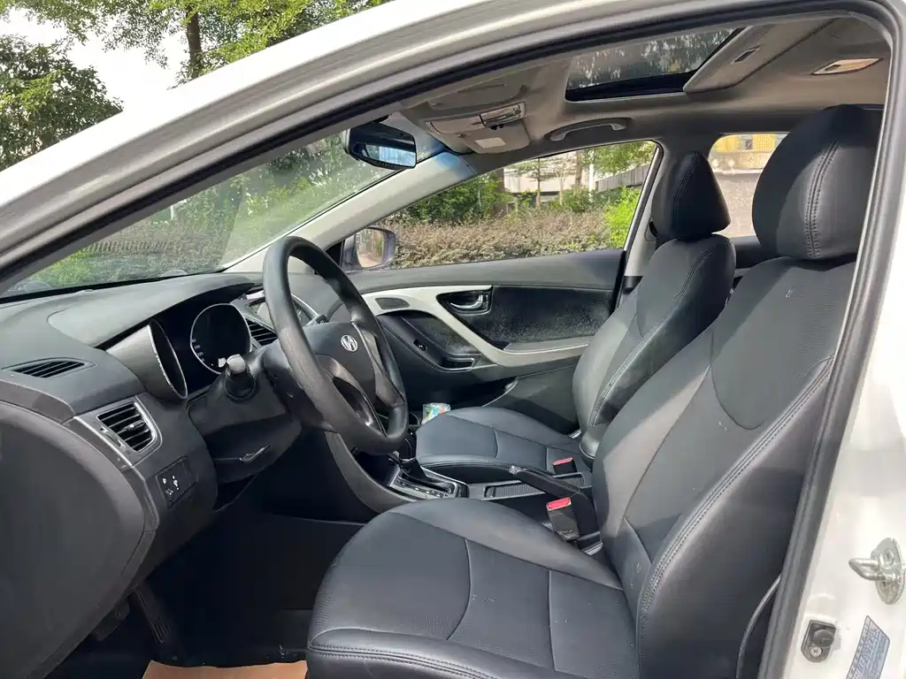 Hyundai Elantra 2013