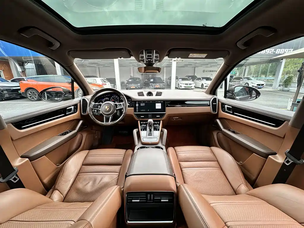Porsche Cayenne 2019 — фото 10