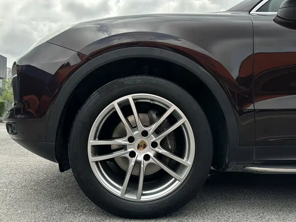 Porsche Cayenne 2019 — фото 16