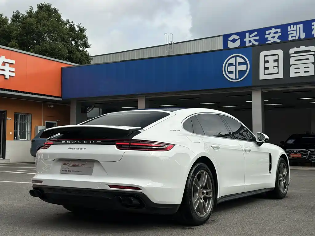 Porsche Panamera 2019 — фото 18