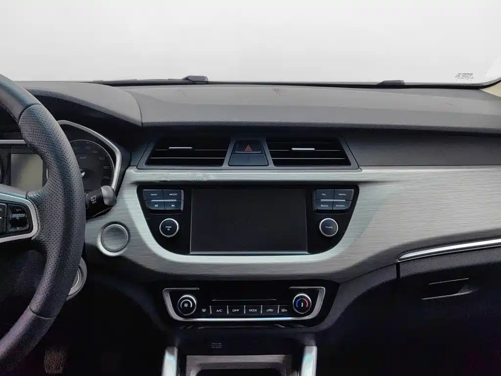 Geely Vision X3 2018 — фото 12
