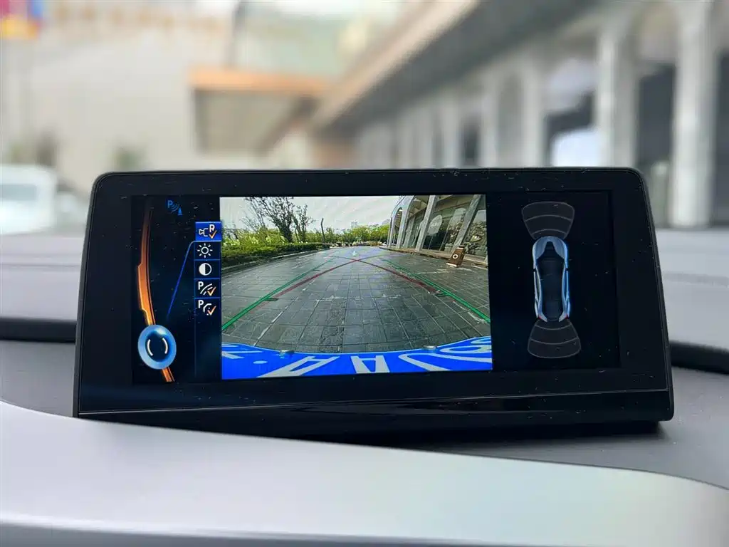 BMW i8 2019 — фото 14