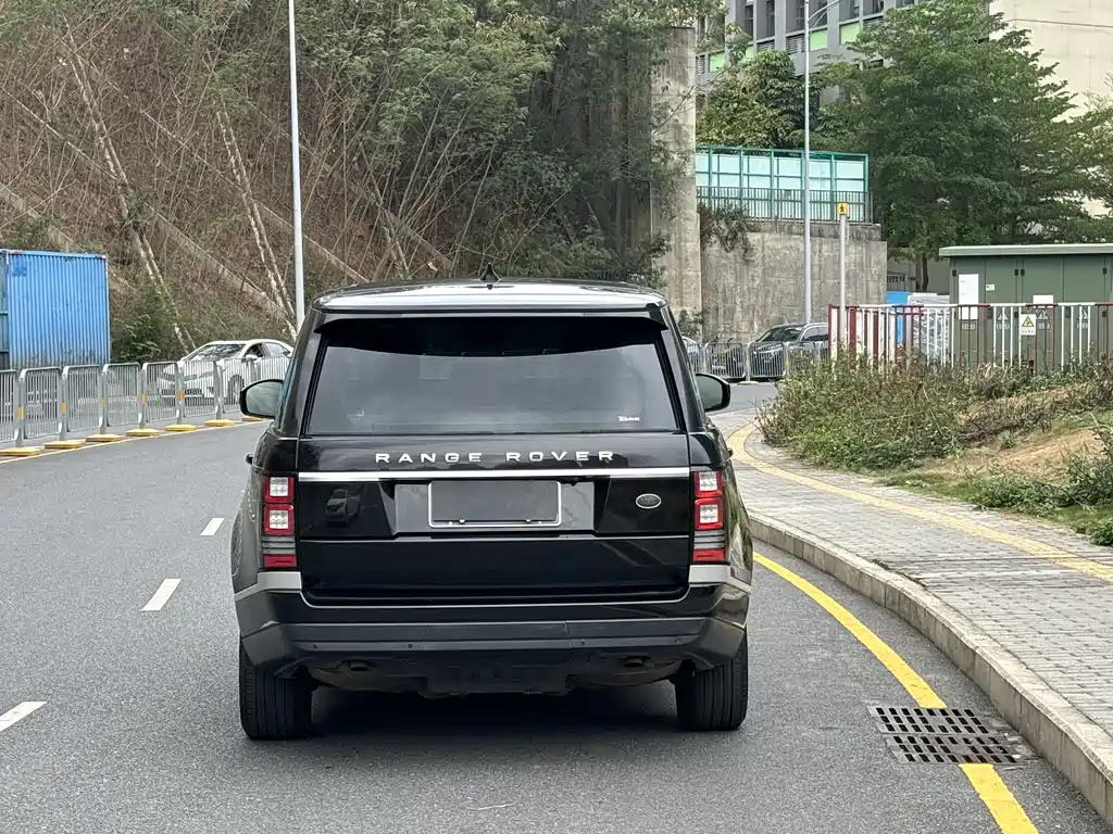 Land Rover Range Rover 2018 — фото 19