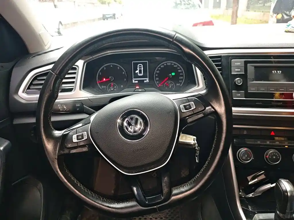 Volkswagen T-Roc 2018 — фото 7