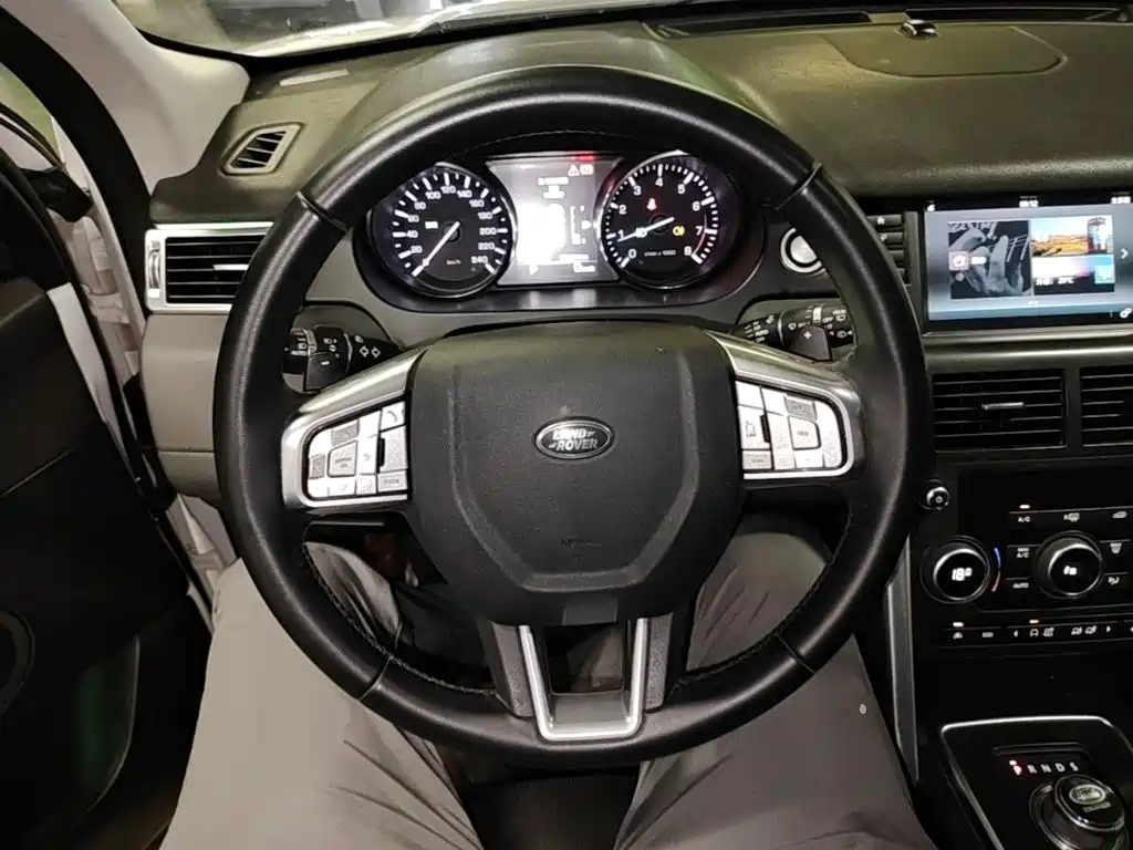 Land Rover Discovery Sport 2016 — фото 11