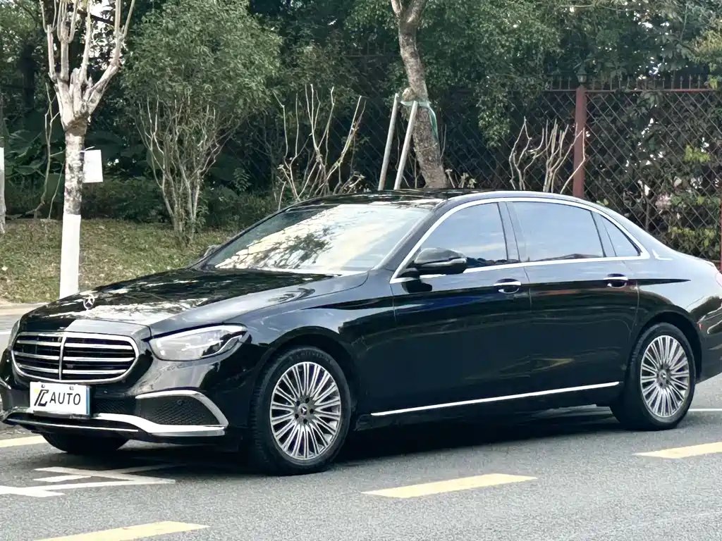 Mercedes-Benz E-Class 2023 — фото 1