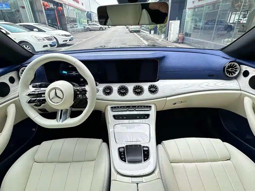 Mercedes-Benz E-Class 2023
