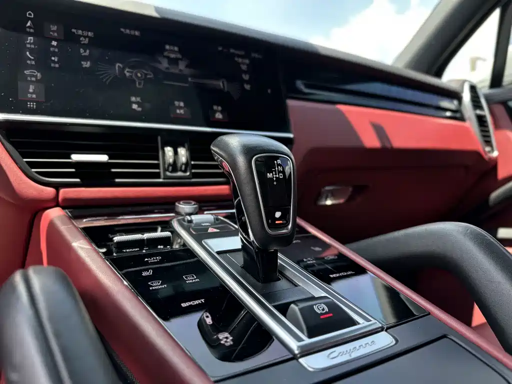Porsche Cayenne 2018 — фото 12