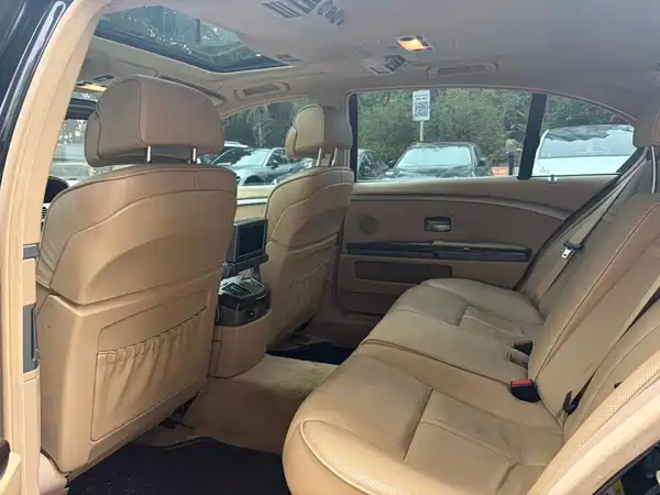BMW 7 Series 2005