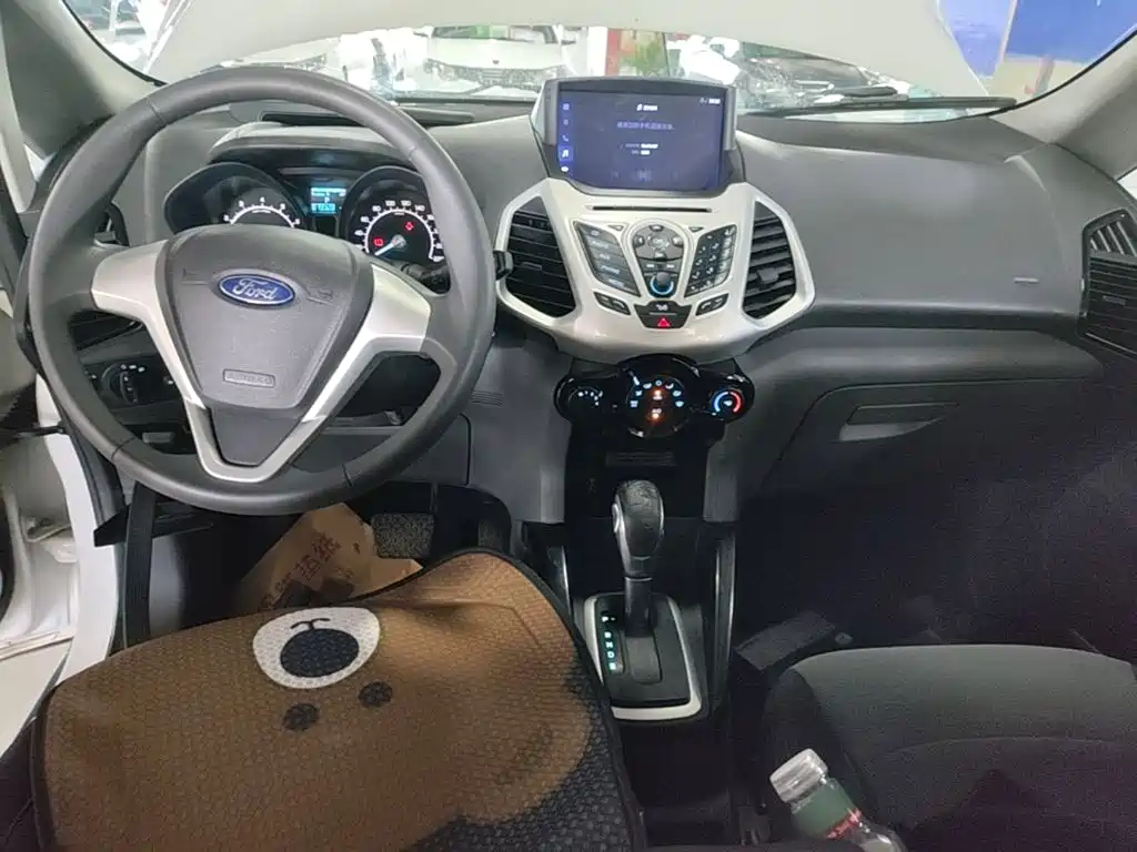 Ford EcoSport 2015 — фото 10