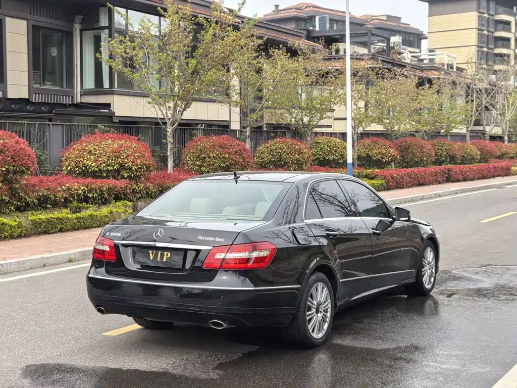 Mercedes-Benz E-Class 2009