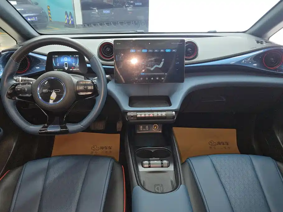 BYD Dolphin 2022 — фото 12