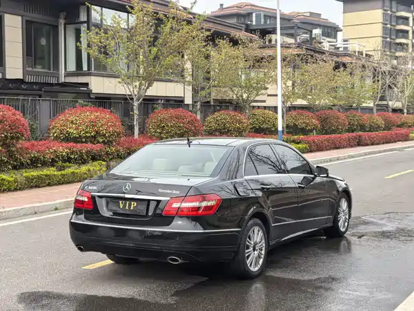 Mercedes-Benz E-Class 2009