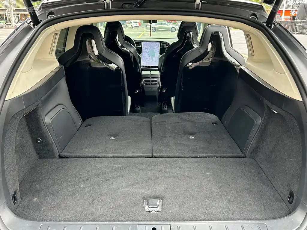 Tesla Model X 2017 — фото 17