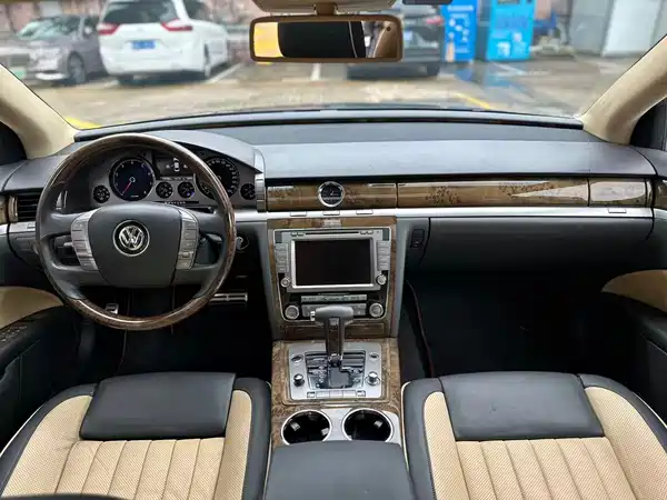Volkswagen Phaeton 2012