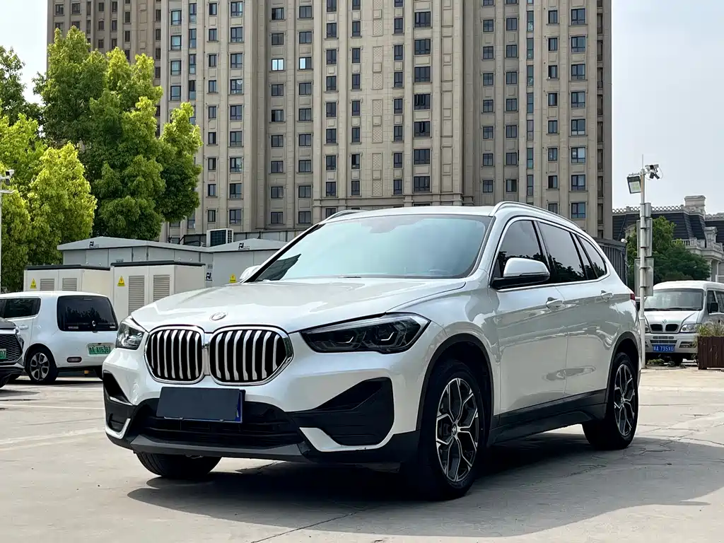 BMW X1 2020 — фото 1