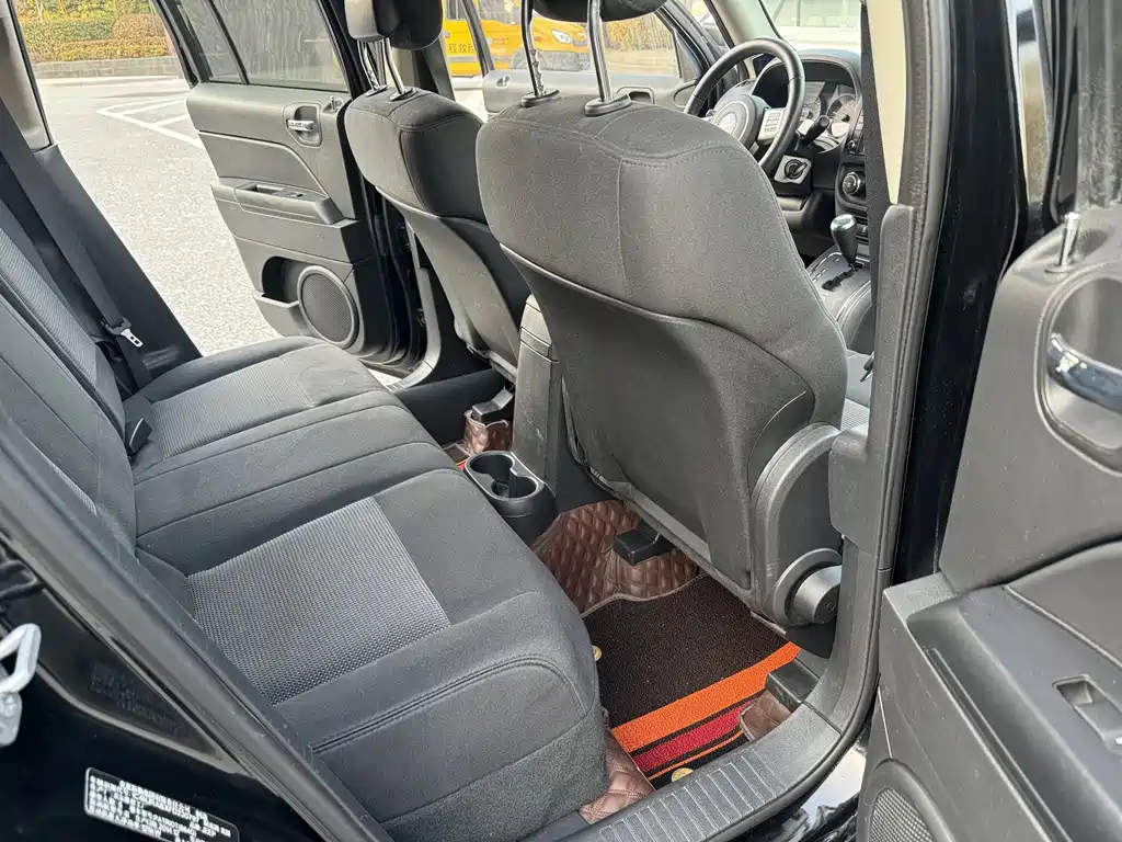Jeep Patriot 2014 — фото 12