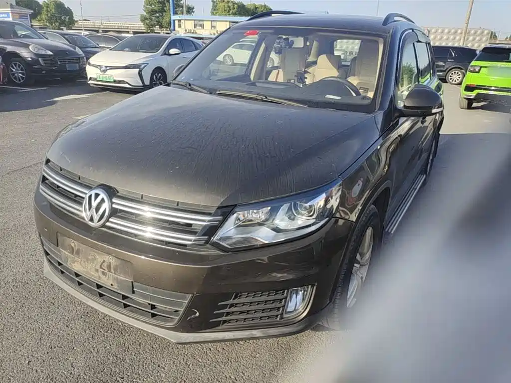 Volkswagen Tiguan 2015 — фото 1