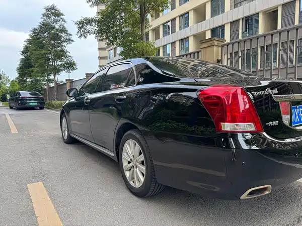 Toyota Crown 2010