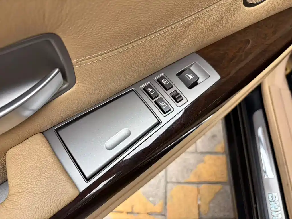 BMW 7 Series 2006 — фото 19