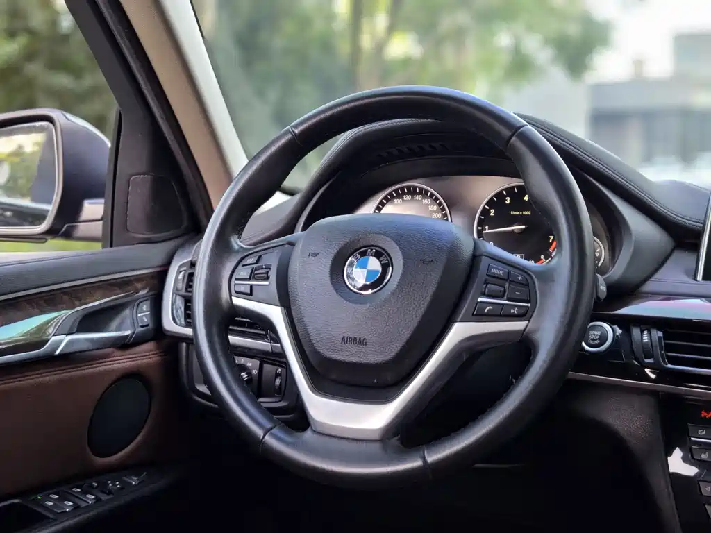 BMW X6 2016 — фото 9