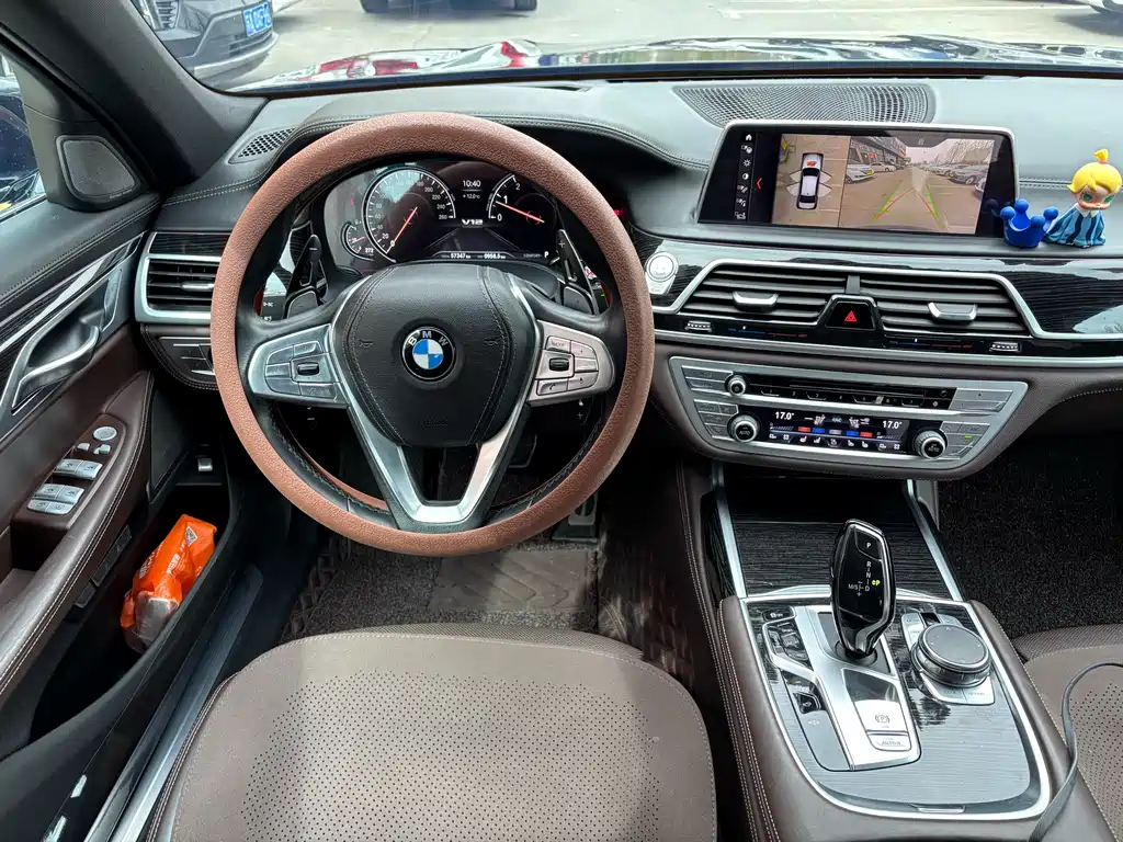 BMW 7 Series 2018 — фото 10