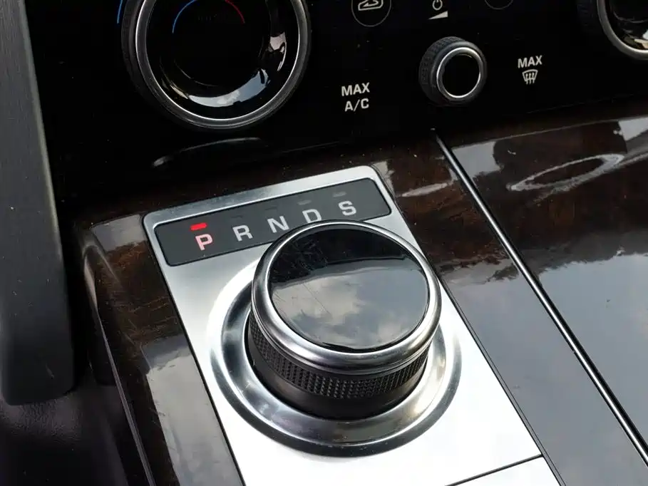 Land Rover Range Rover 2020 — фото 46