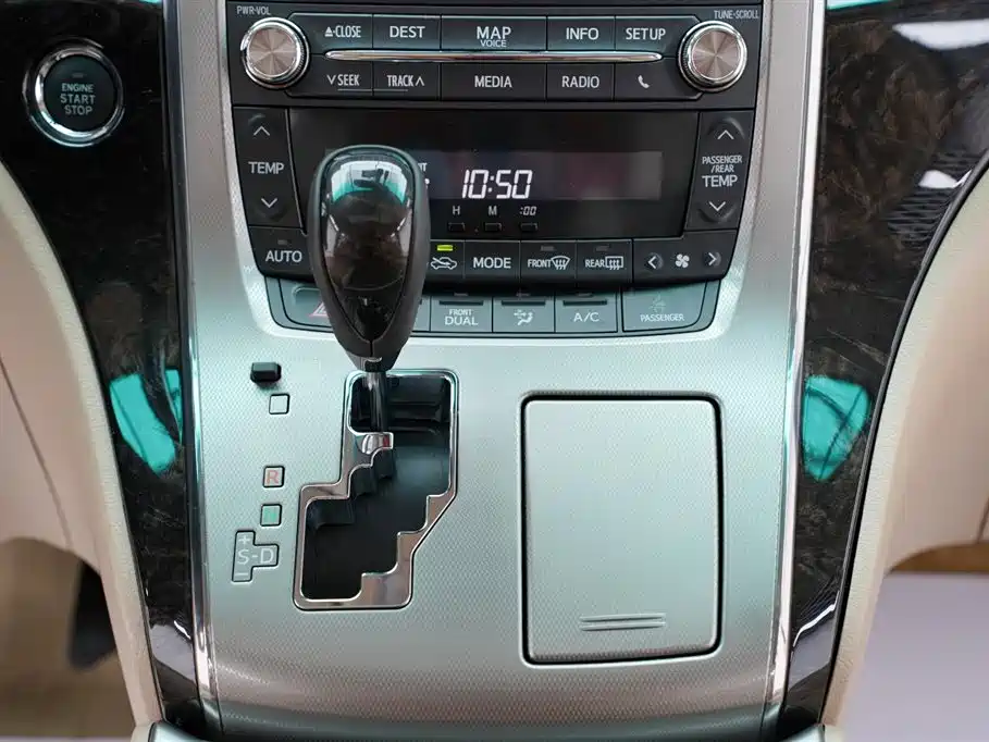 Toyota Alphard 2014 — фото 17