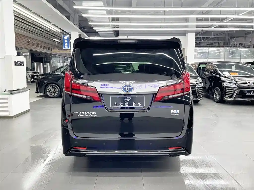 Toyota Alphard 2020 — фото 5