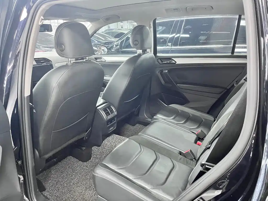 Volkswagen Tiguan L 2020 — фото 10