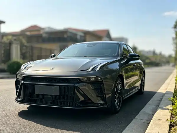 Lynk & Co 03 2023