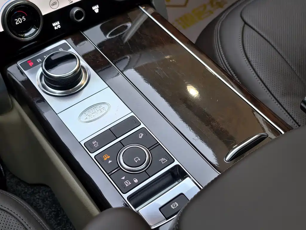 Land Rover Range Rover 2021 — фото 18