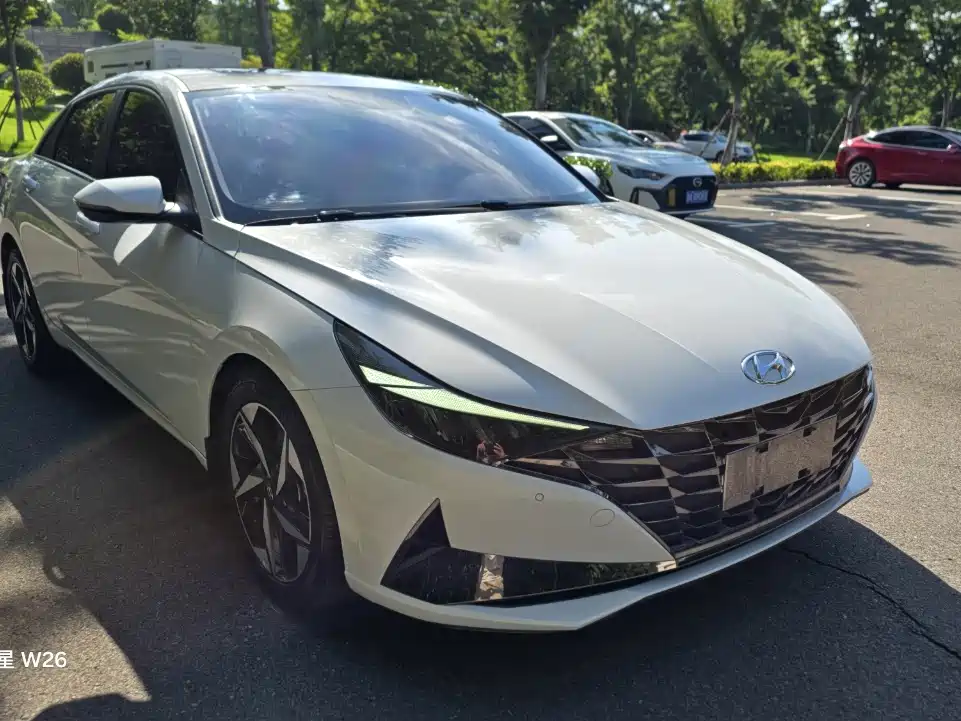 Hyundai Elantra 2023