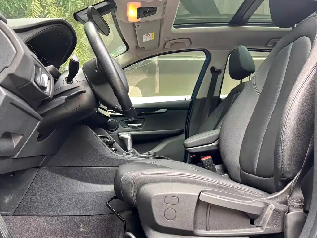 BMW 2 Series Active Tourer 2019 — фото 11