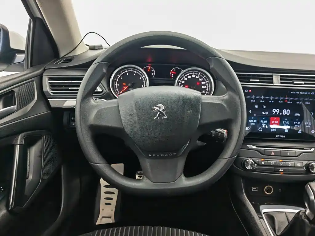 Peugeot 408 2015 — фото 11