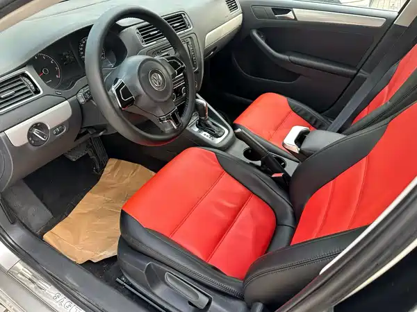 Volkswagen Sagitar 2012