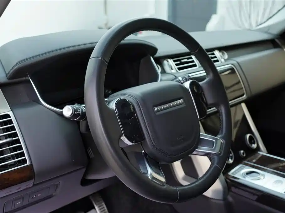 Land Rover Range Rover 2020 — фото 33