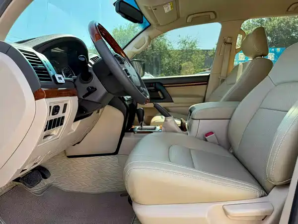 Toyota Land Cruiser 2015