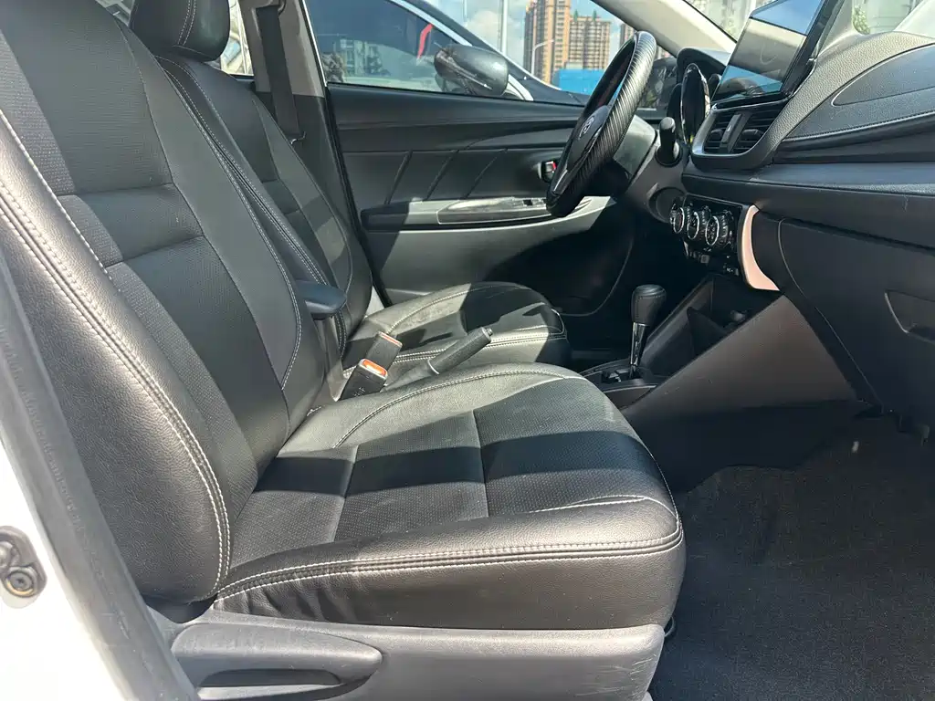 Toyota Yaris L 2020 — фото 15
