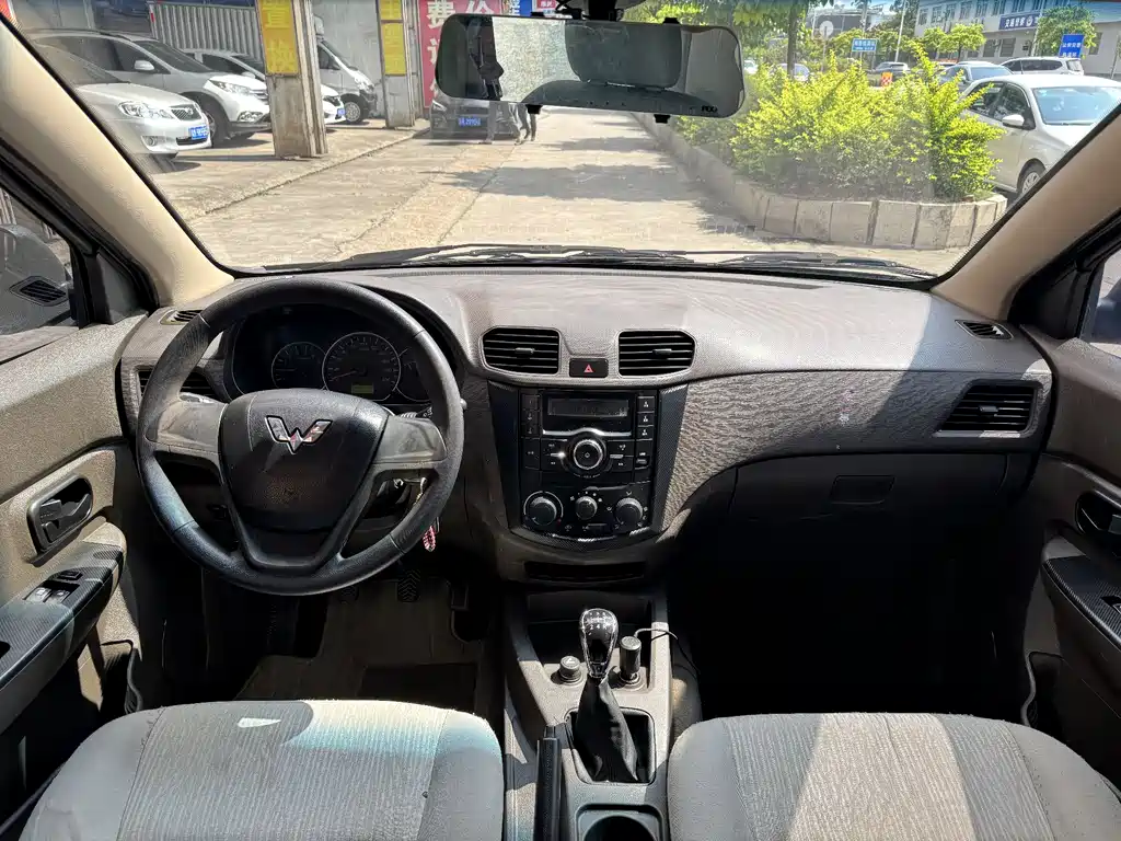 Wuling Hongguang 2018