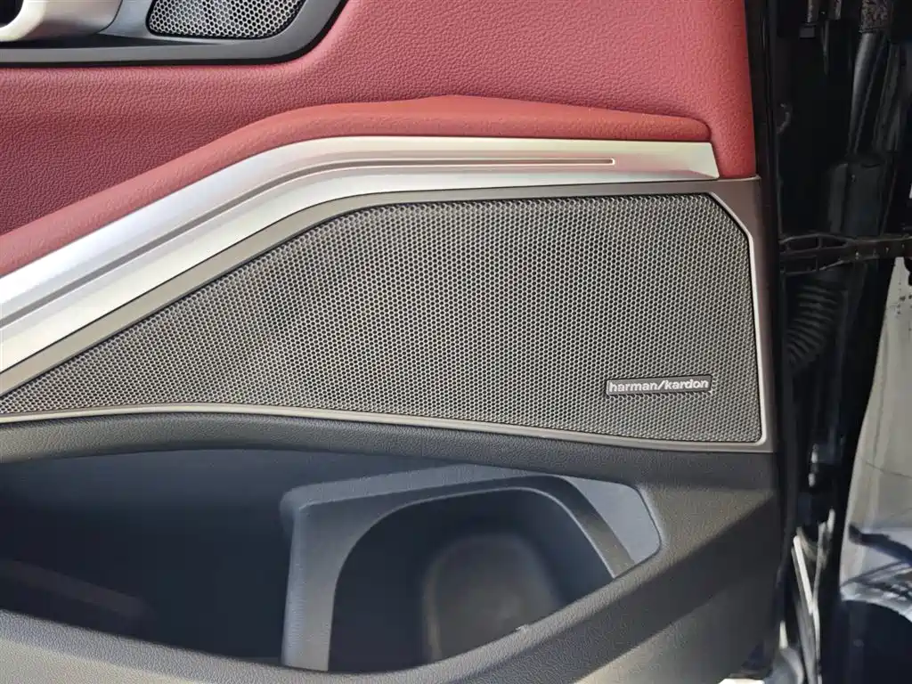 BMW 3 Series 2025 — фото 11