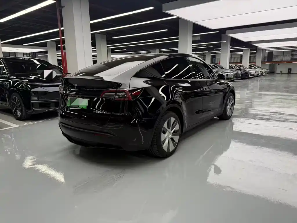 Tesla Model Y 2022 — фото 18