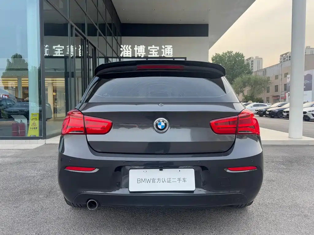 BMW 1 Series 2019 — фото 12