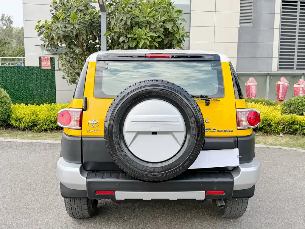 Toyota FJ Cruiser 2019 — фото 18