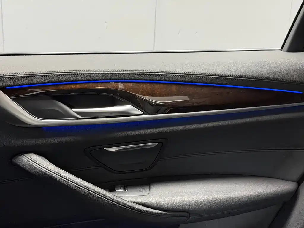 BMW 5 Series 2018 — фото 18