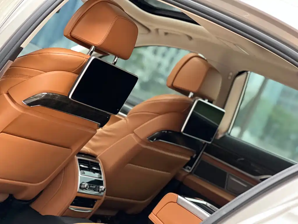 BMW 7 Series 2016 — фото 6
